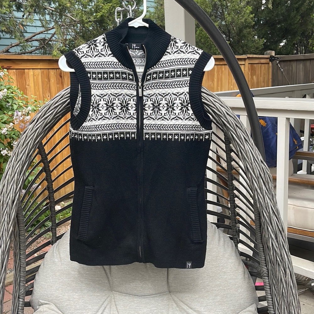 Neve sweater vest